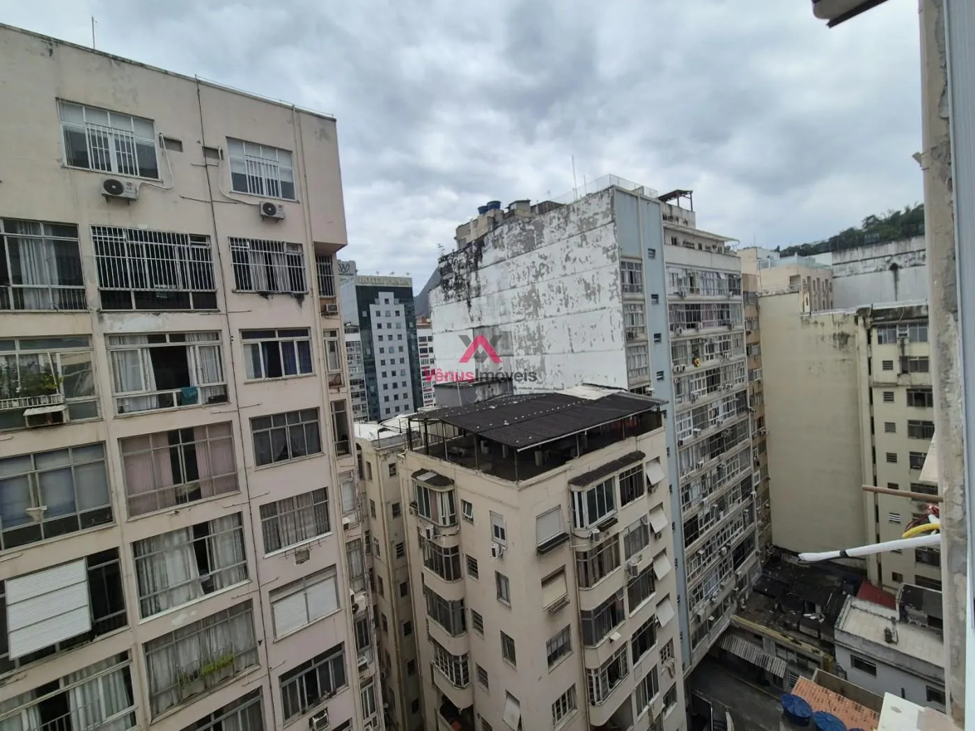 Imagem Apartamento para Venda em Rio de Janeiro, Leme, 2 dormitórios, 1 banheiro, 1 vaga