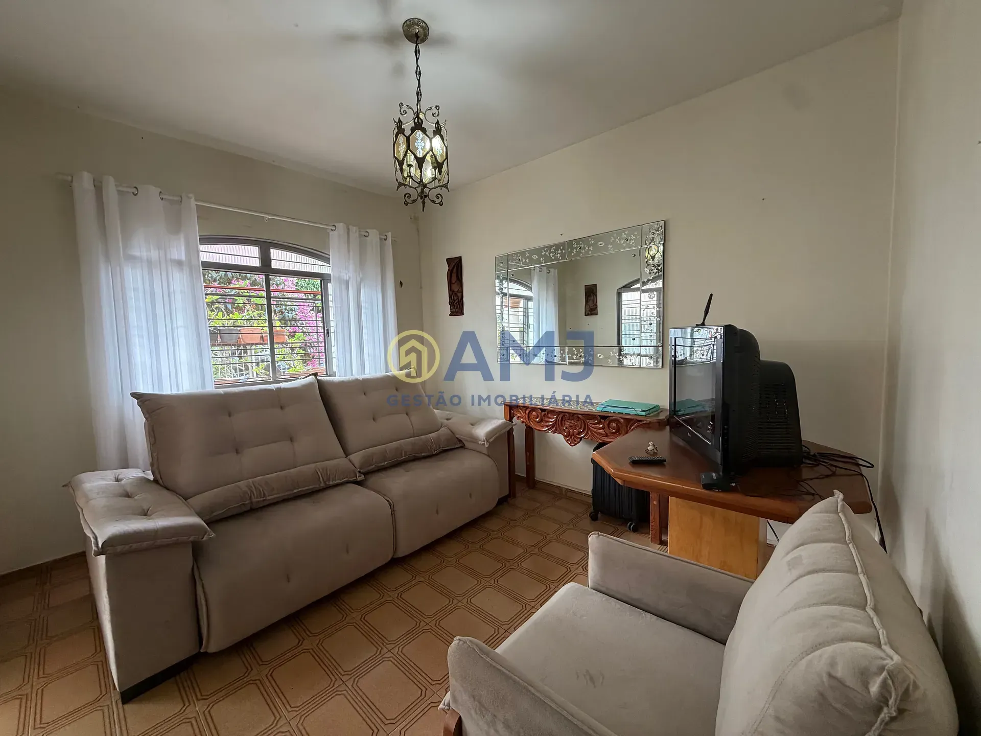 Imagem Casa à venda no Setor Sudoeste - Goiânia | Lote amplo com edícula completa