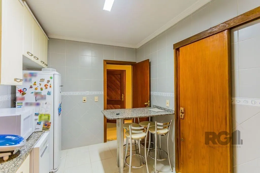 Imagem Casa em condomínio de 155m², 3 dormitórios, 4 vagas no bairro Espírito Santo