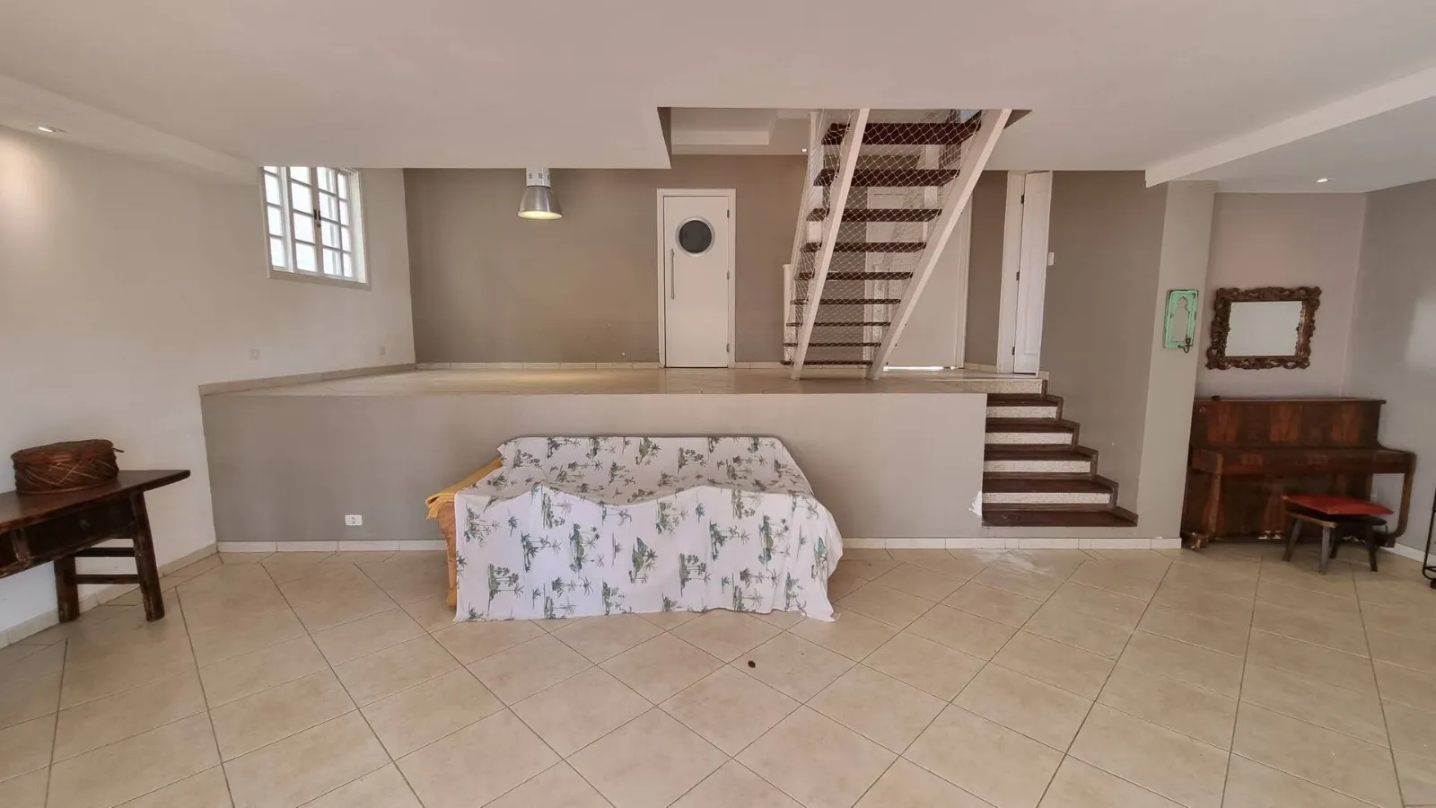 Imagem Oportunidade: Linda Casa Reformada no Alphaville Residencial 9