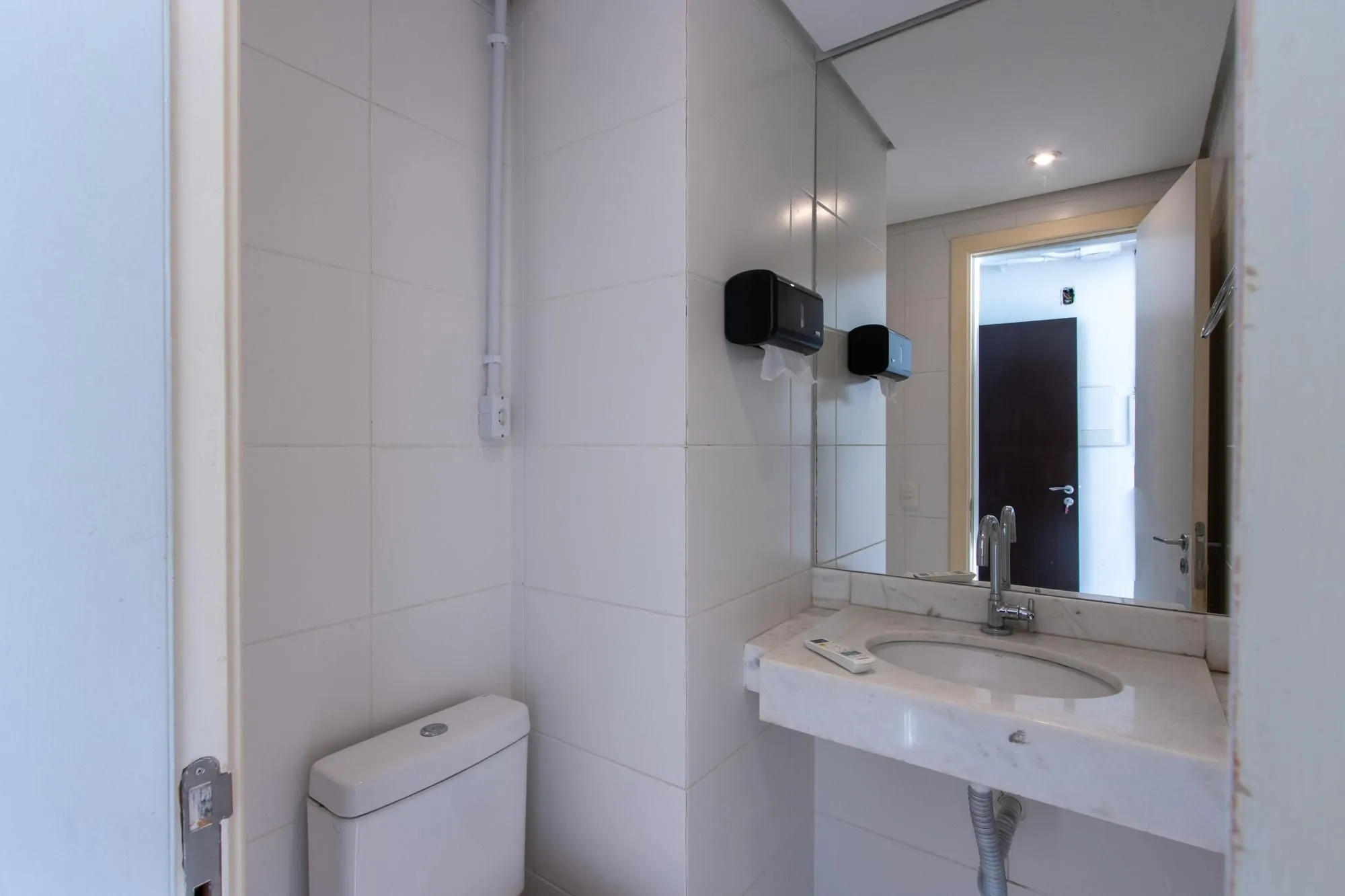 Imagem Sala Comercial no Ed. Cristal Tower junto ao Barra Shopping no Bairro Cristal