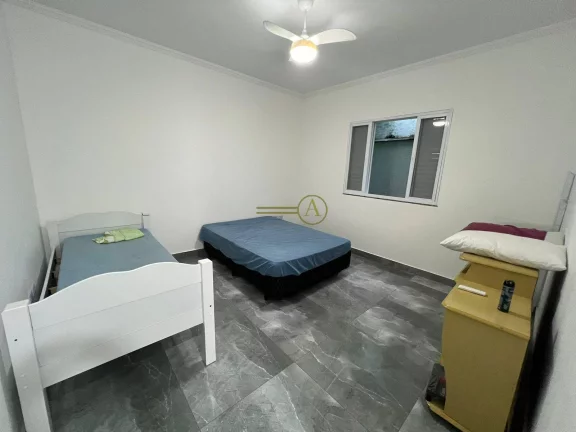 Imagem Casa novíssima térrea, 100 metros da praia, piscina e lavabo