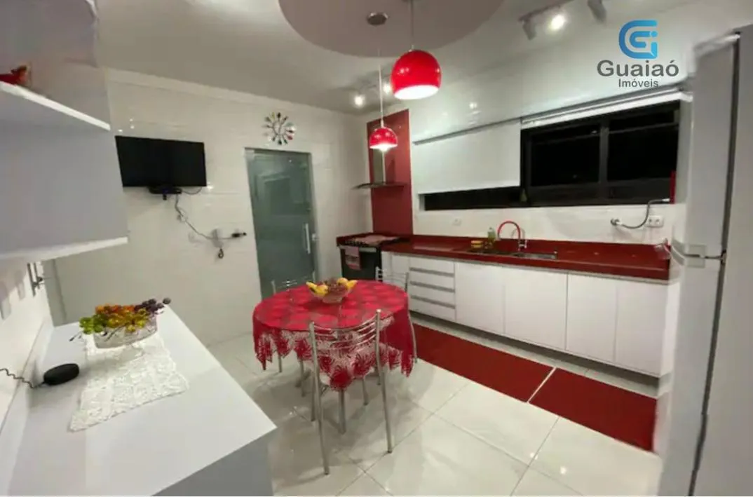 Imagem Vendo Espetacular Apartamento de Alto Padrão c/ 3 Suites na Praia de São Vicente