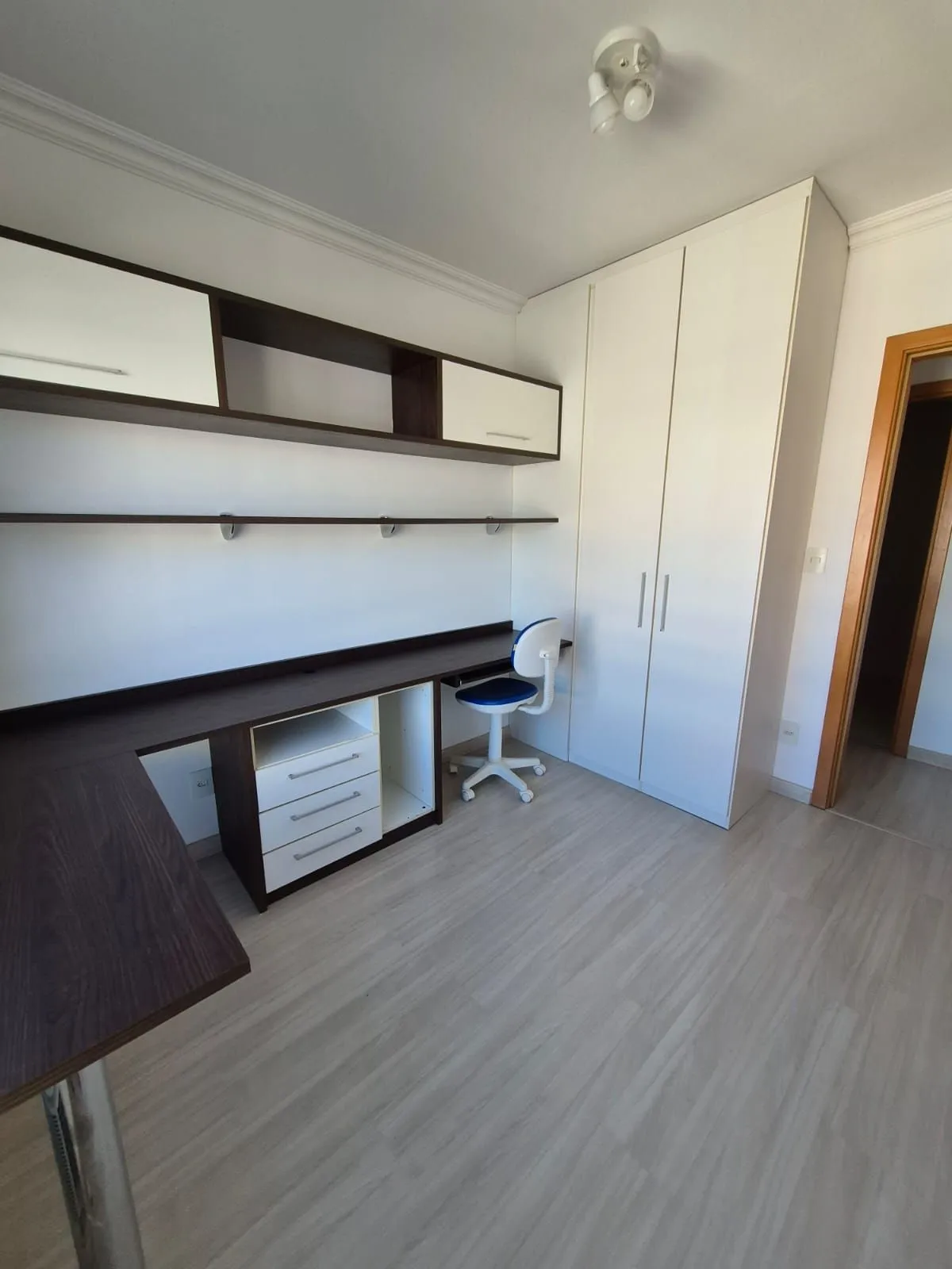 Imagem Apartamento no Centro de 2 dormitórios e 2 vagas DESOCUPADO