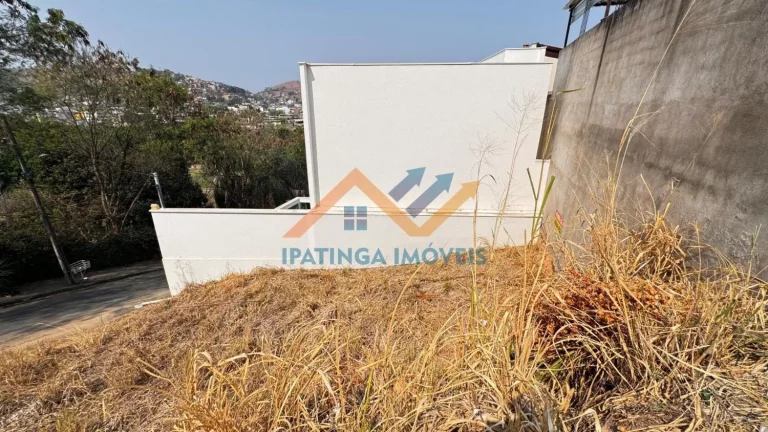 Imagem Meio lote à venda no bairro Canaã em Ipatinga