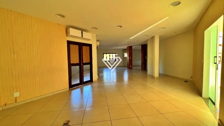 Imagem Sobrado com 398 m² à Venda na 204 Sul