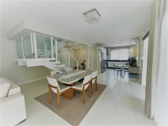 Imagem Casa à venda em Balneário Piçarras, Centro, com 3 quartos, 387m2