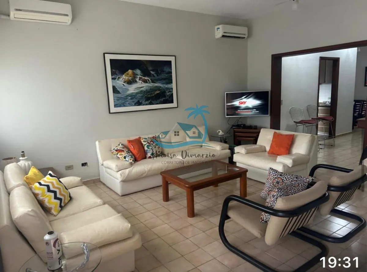 Imagem Casa alto padrão com 550m² de área construída a venda na Praia do Lazaro em Ubatuba.