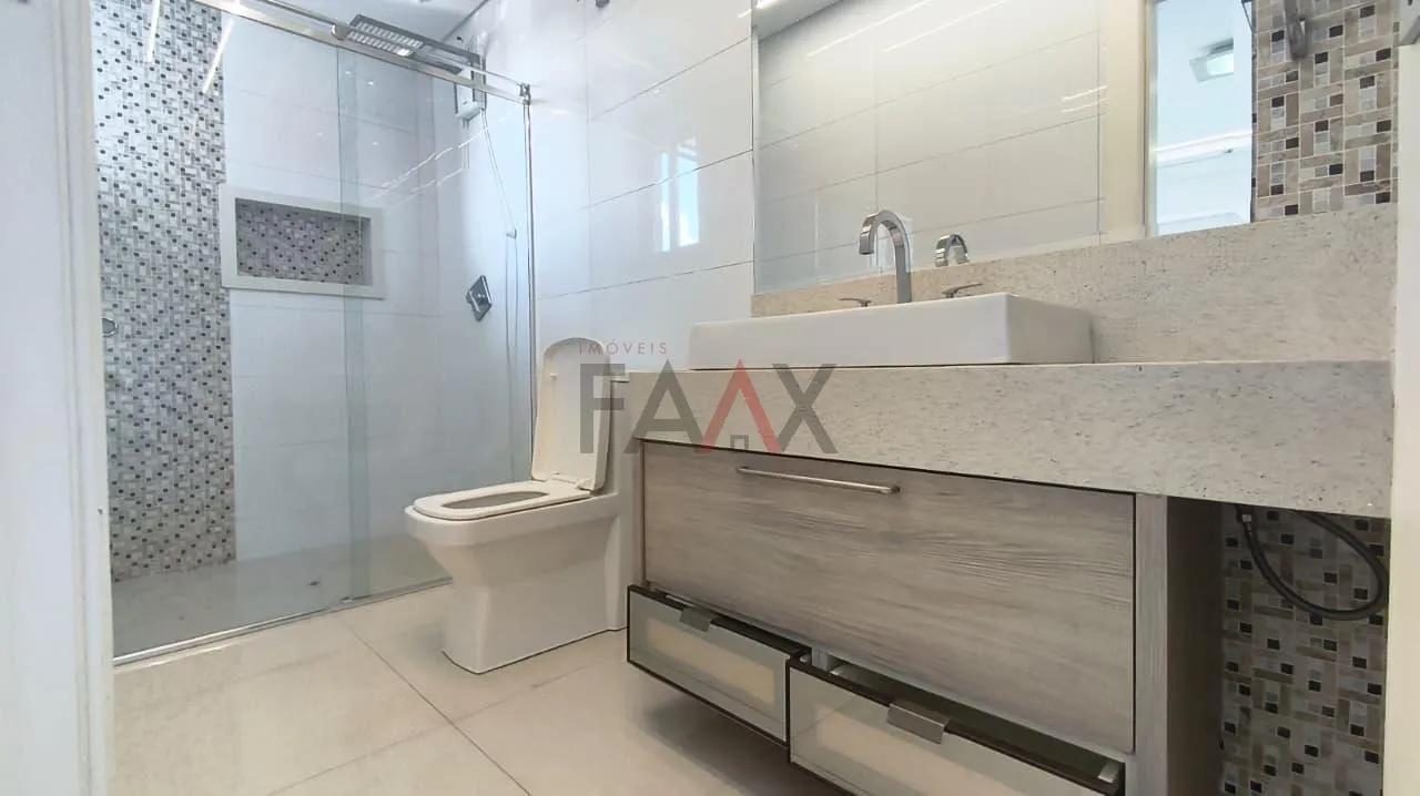 Imagem Sobrado alto padrão com 3 suítes à venda,595.00 m², DOS ESTADOS, GUARAPUAVA - PR