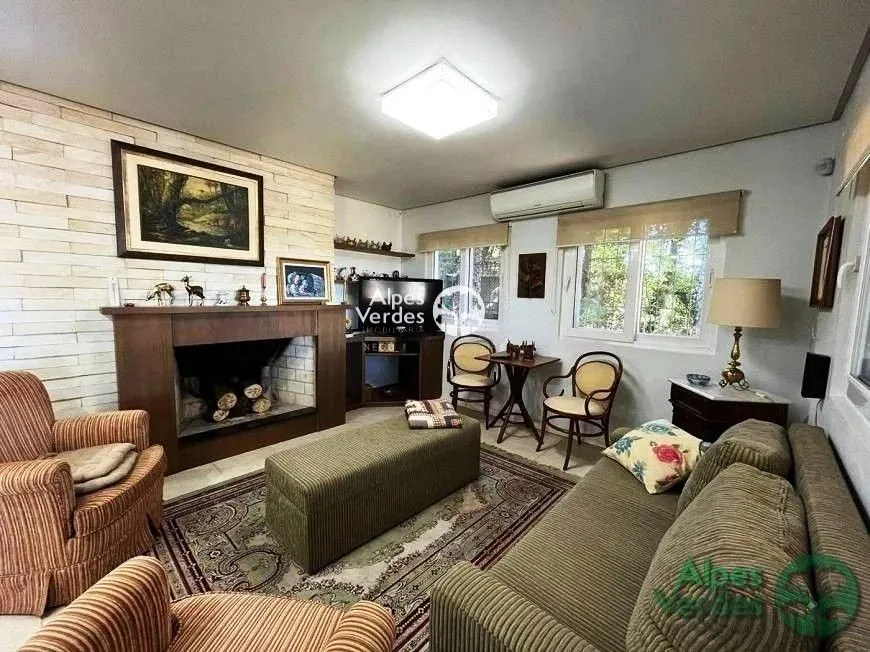 Imagem Casa com 2 quartos, 121,00m2, à venda em Canela, Palace Hotel