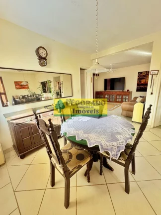Imagem Casa de luxo à venda em Caraguatatuba-SP, bairro Martim de Sá: 4 quartos, 2 suítes, 2 salas, 3 banheiros, 3 vagas de garagem, 249m².