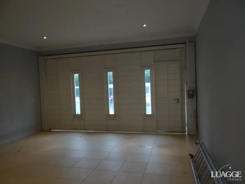 Imagem Casa para Venda - 305m², 3 dormitórios, sendo 3 suites, 4 vagas - Nonoai