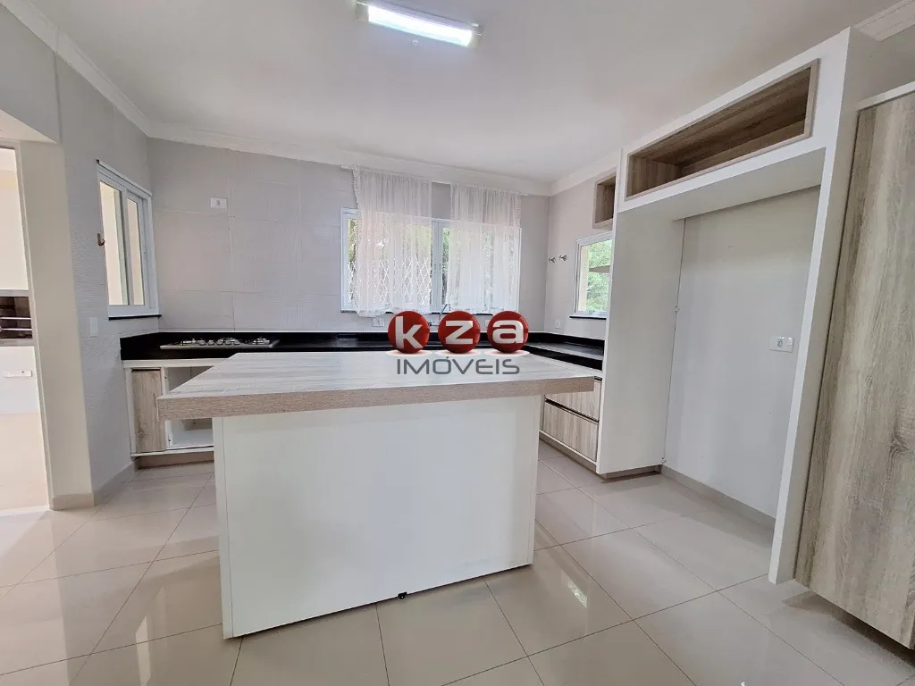 Imagem Casa em condomínio exclusivo em Valinhos-SP, 3 quartos, 3 suítes, 2 salas, 4 banheiros, 245,98 m² de área.