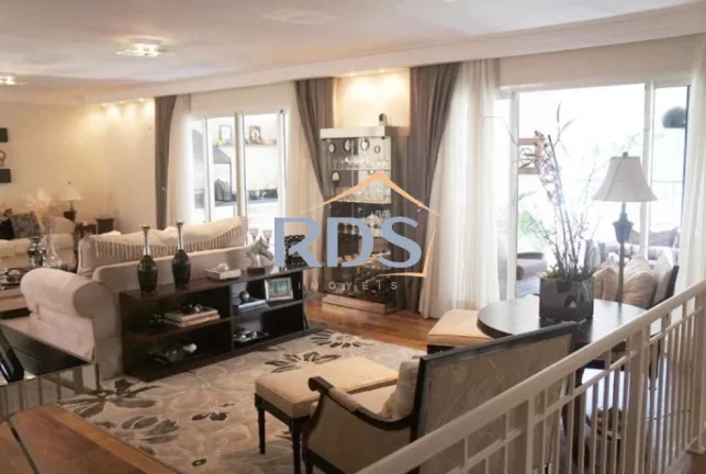 Imagem Vende um luxuoso e confortável apartamento Garden duplex com 540m² de área útil, no piso superior tem 3 suítes