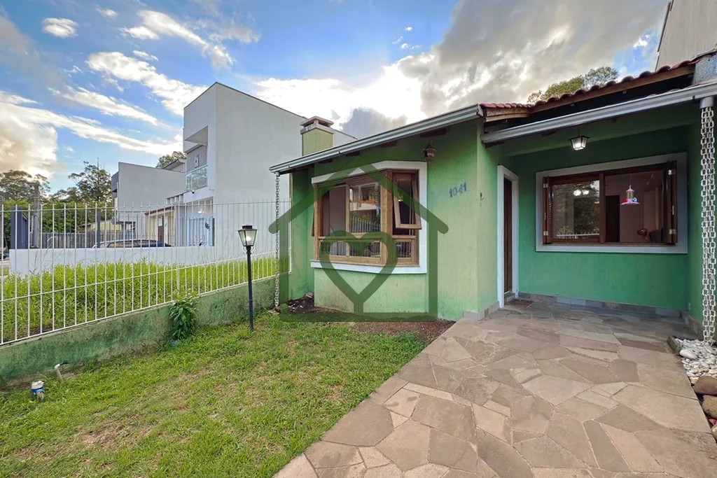 Esta casa térrea semimobiliada, situada em uma rua sem saída no prestigiado Loteamento Nossa Senho...