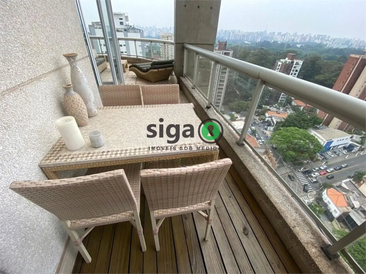 Imagem Apartamento Duplex Alto Padrão na Vila Nova Conceição de 2 Suítes com 3 Vagas à Venda.