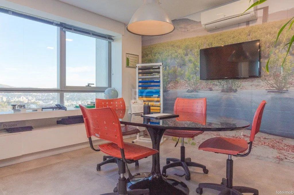 Imagem Conjunto/Sala para Venda - 106.57m², 0 dormitórios, 2 vagas - Petrópolis
