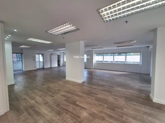 Imagem Conjunto Comercial na Vila Olímpia