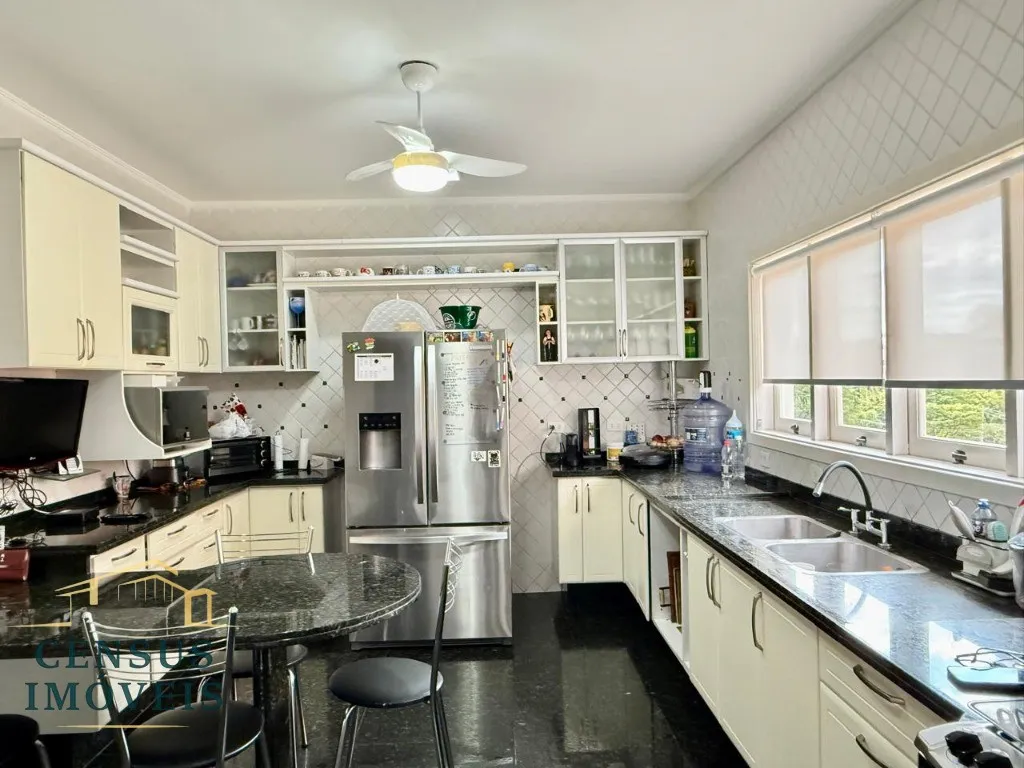 Foto do imóvel: Espetacular Casa em Condomínio à Venda em Vinhedo-SP - Condomínio Marambaia - 4 Quartos, 2 Suítes, 3 Salas, 5 Banheiros, 4 Vagas de Garagem, 530, 14 m². em Condomínio Marambaia