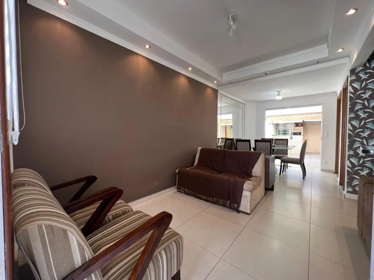 Imagem Linda casa mobiliada no Condomínio Village Salermo de 150m²