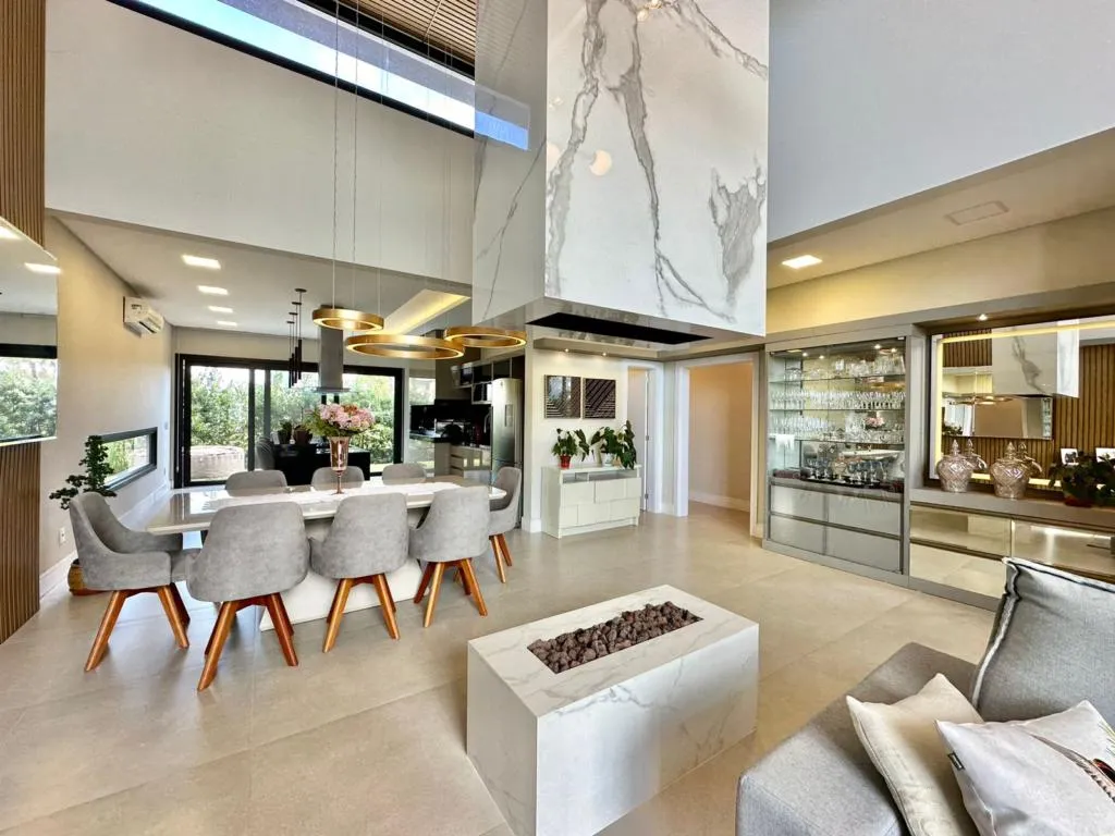 Imagem Casa em Condominio 4 Dormitórios - Bairro Dubai