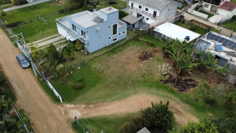 Imagem Oportunidade Única: Terreno de 396m² à venda no Ambrósio, Garopaba-SC ? Escritura Pública!
