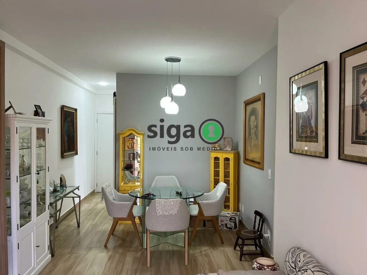 Imagem Apartamento a venda no Campo Belo com 3 quartos, 2 banheiros e 3 vagas.