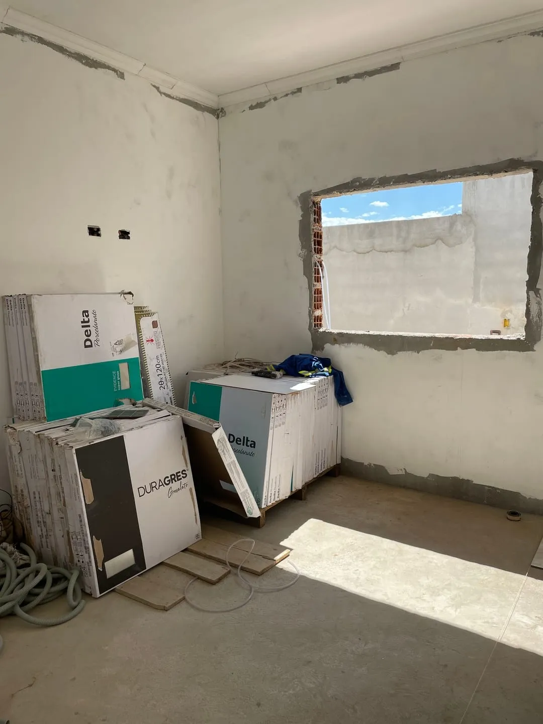 Imagem Casa à venda 2 Quartos, 1 Suite, 2 Vagas, 175M², Veredas, Pindamonhangaba - SP