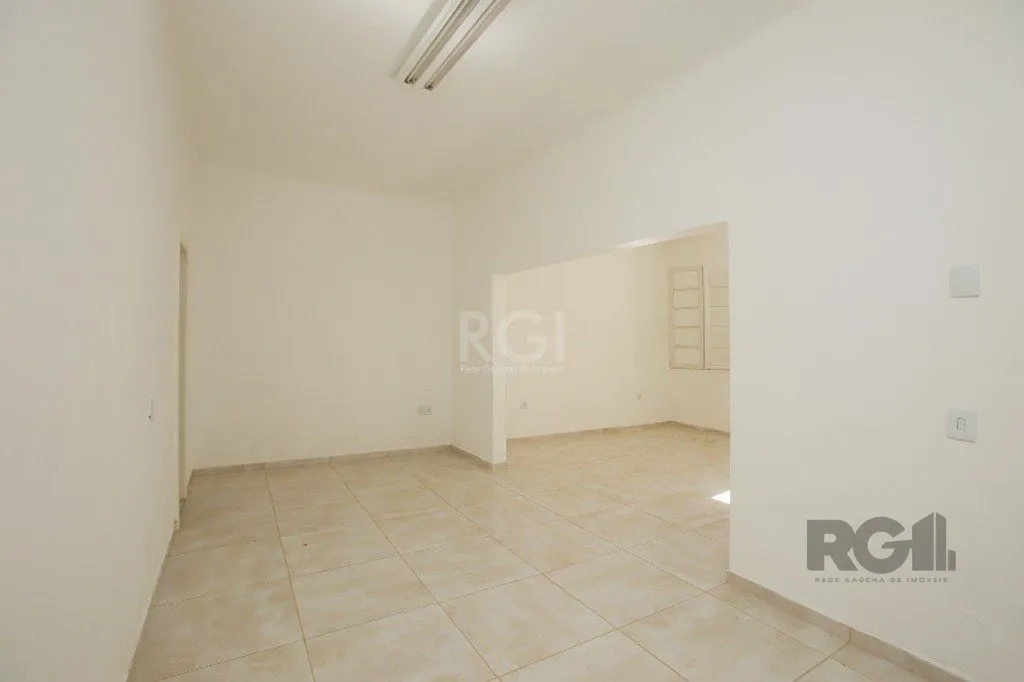 Imagem Prédio 3 andares. Composto de salas e apartamentos