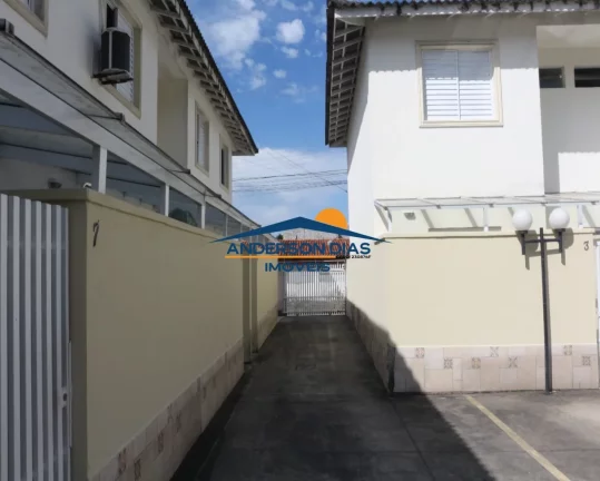 Imagem Sobrado com Piscina e 2 dormitórios à venda, 102m² por R$ 380.000 - Martim de Sá - Caraguatatuba/SP