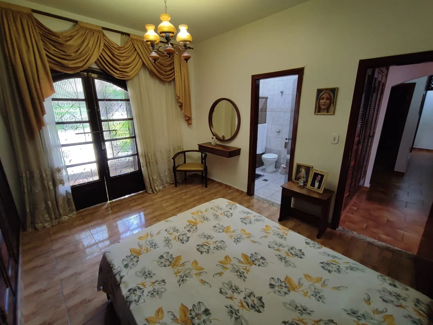 Imagem Comercial à venda 4 Quartos, 1 Suite, 4 Vagas, 600M², São Benedito, Pindamonhangaba - SP