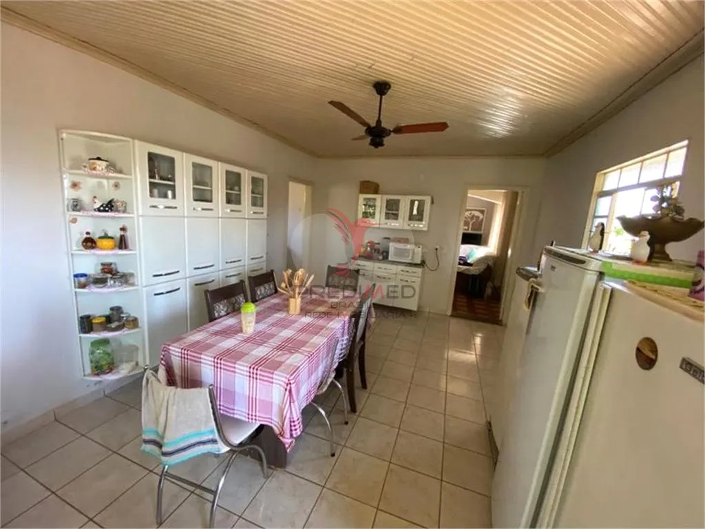 Imagem Fazenda/Sítios/Chácaras de 3 quartos, 209m² no bairro Centro, em Borebi