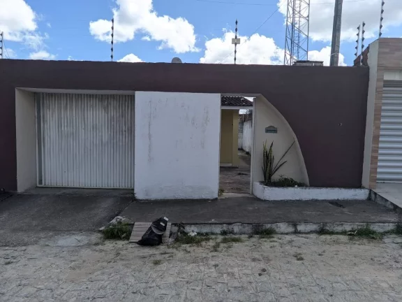 Foto do imóvel VENDO CASA NO RESIDECIAL BARAUNAS em Rua Mandacaru