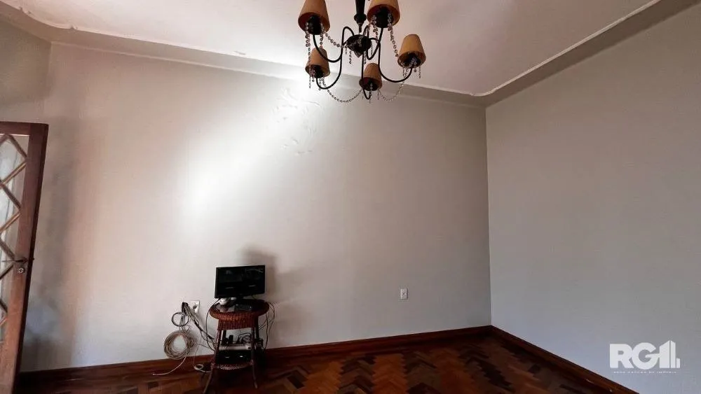 Imagem CASA A VENDA, AMPLA NA COMENDADOR BATISTA!