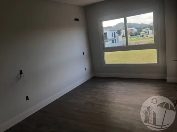 Imagem Linda casa no CALEDÔNIA em Camboriú com 3 Suítes de Esquina