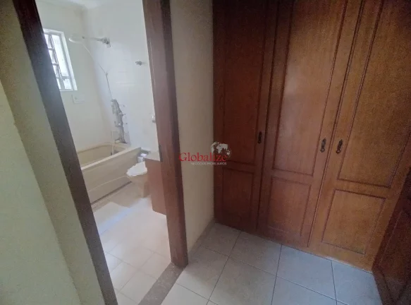 Imagem Apartamento com 3 dormitórios, 1 suíte, dependência completa e 2 vagas no bairro Ponta da Praia em Santos por R$680.000,00
