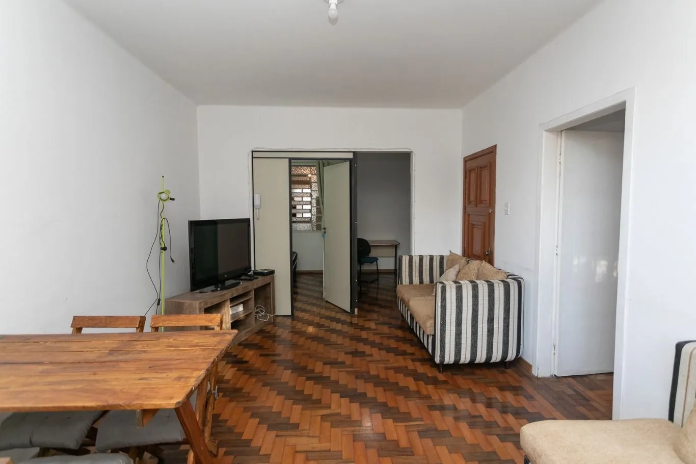 Imagem Vende-se apartamento com 3 quartos(1 suíte), 95m², sacada e 1 vaga - Bela Vista