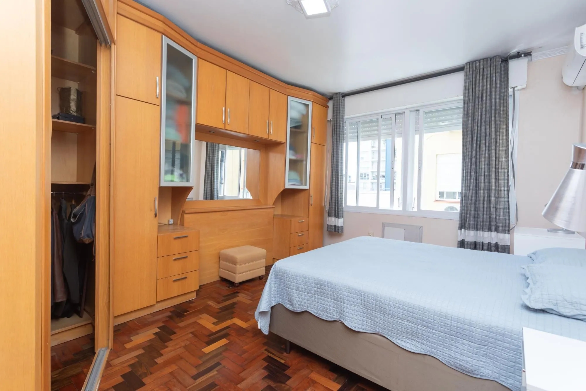 Imagem Apartamento 3 Dormitórios com Suíte e Garagem na Cidade Baixa - Próximo à Redenção