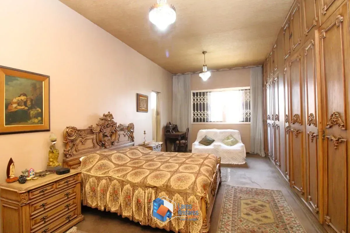 Imagem Sobrado para venda em Jardim da Glória com 4 quartos, sendo 2 suítes, 350m²