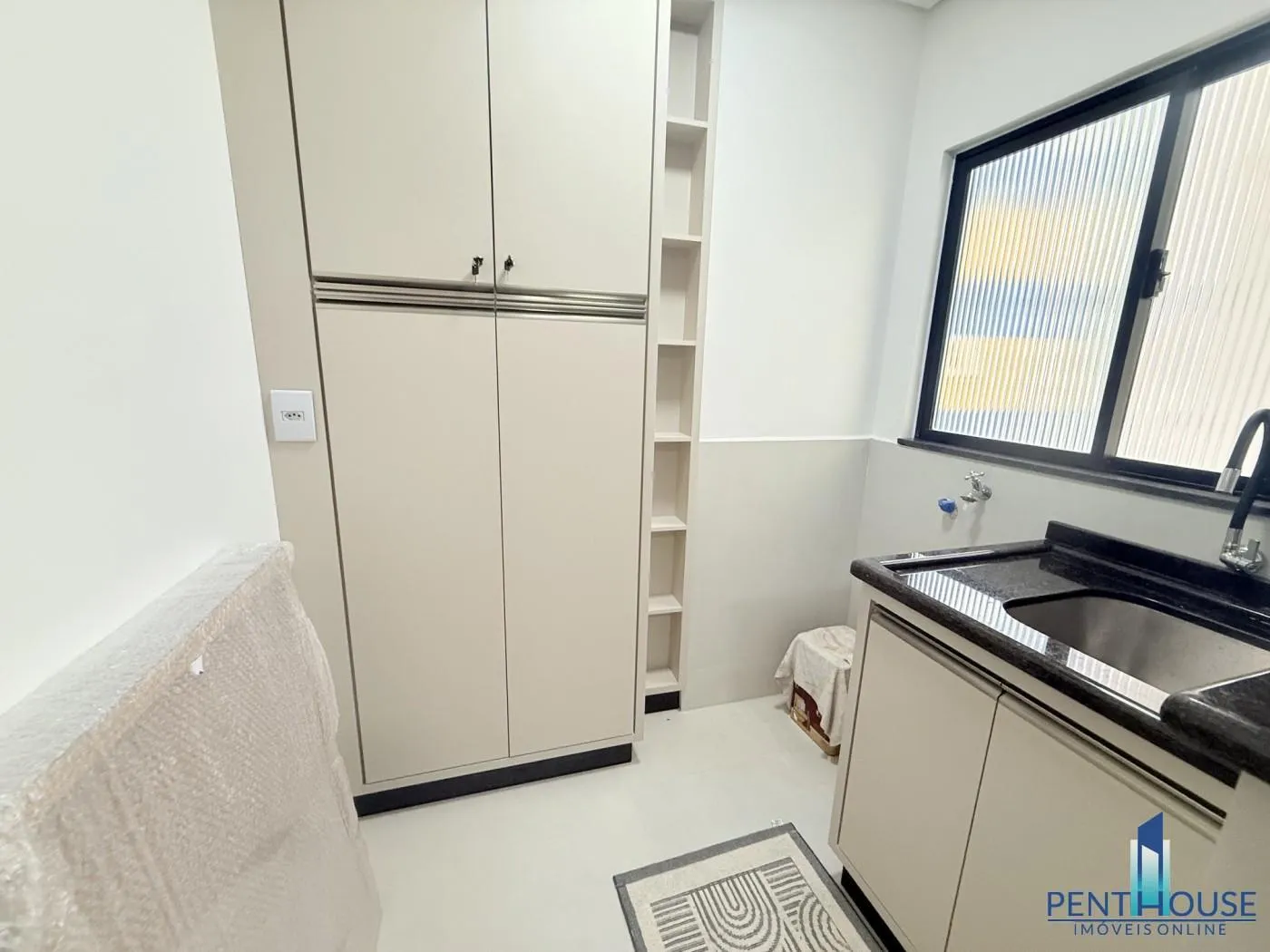 Imagem Apartamento Quadra Mar para Venda em Balneário Camboriú, CENTRO, 2 dormitórios, 1 suíte, 2 banheiros, 1 vaga