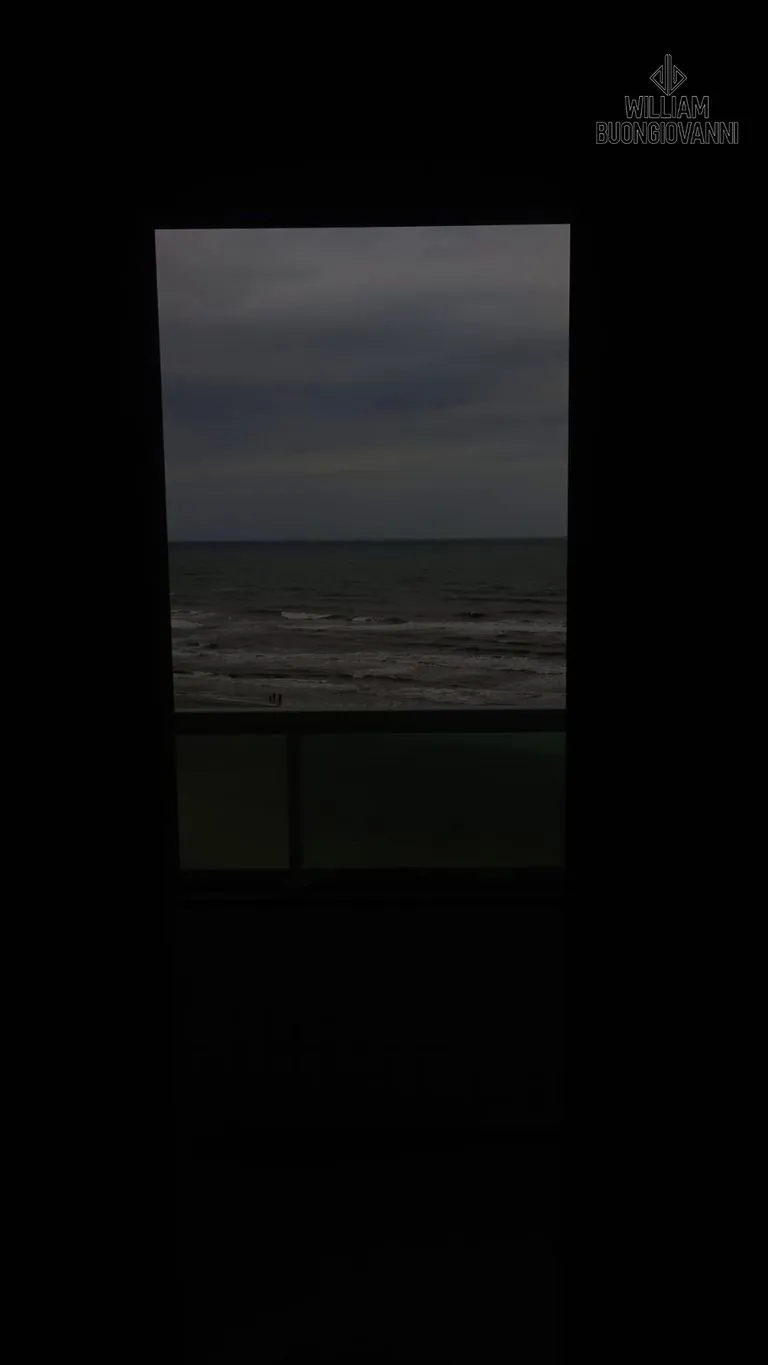 Imagem Frente Mar | 2 Dormitórios | 2 Vagas | Nunca Usado | R$ 750.000