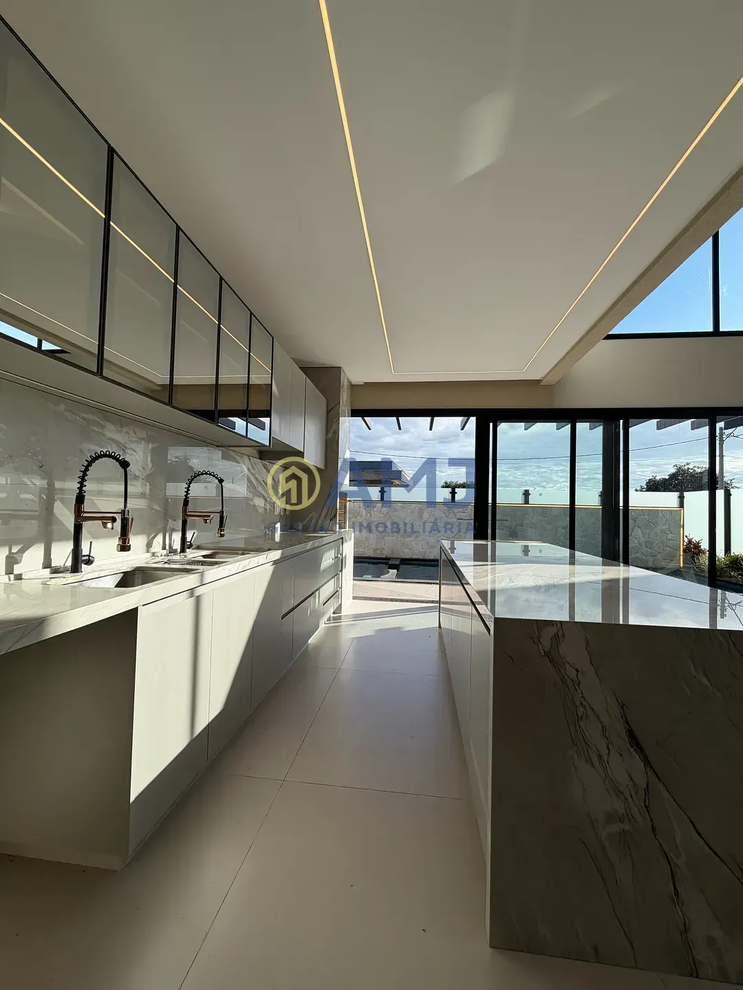Imagem Casa à Venda, 4 suítes, Parqville Jacarandá, Aparecida de Goiânia, GO