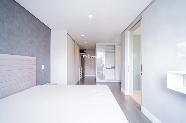 Imagem Venda de Apartamento de Luxo na Vila Olímpia com 2 Suítes, 1 Sala, 3 Vagas e 130m².