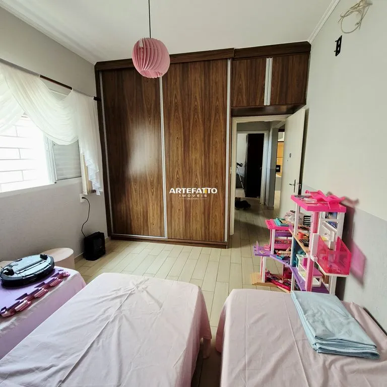 Imagem Casa com 4 dormitórios no bairro Vila Nossa Senhora das Graças