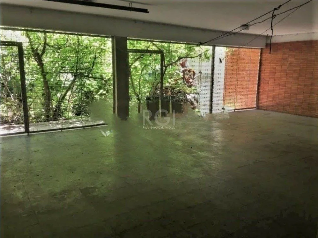 Imagem Casa de 3 dormitórios 4 vagas amplo terreno - Menino Deus