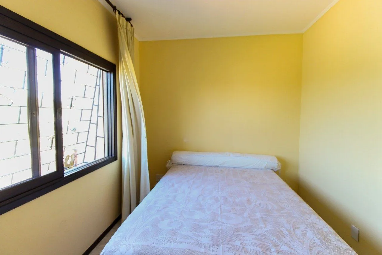 Imagem Casa com 6 dormitórios à Venda no Bairro Jardim Carvalho, Porto Alegre