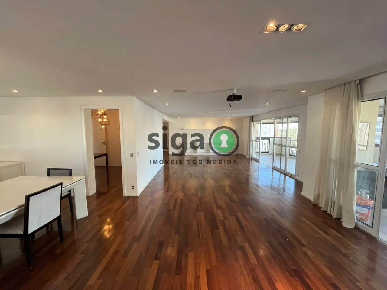 Imagem APARTAMENTO COM 4 DOMITORIOS SENDO SUITES PARA LOCAÇÃO NO CAMPO BELO