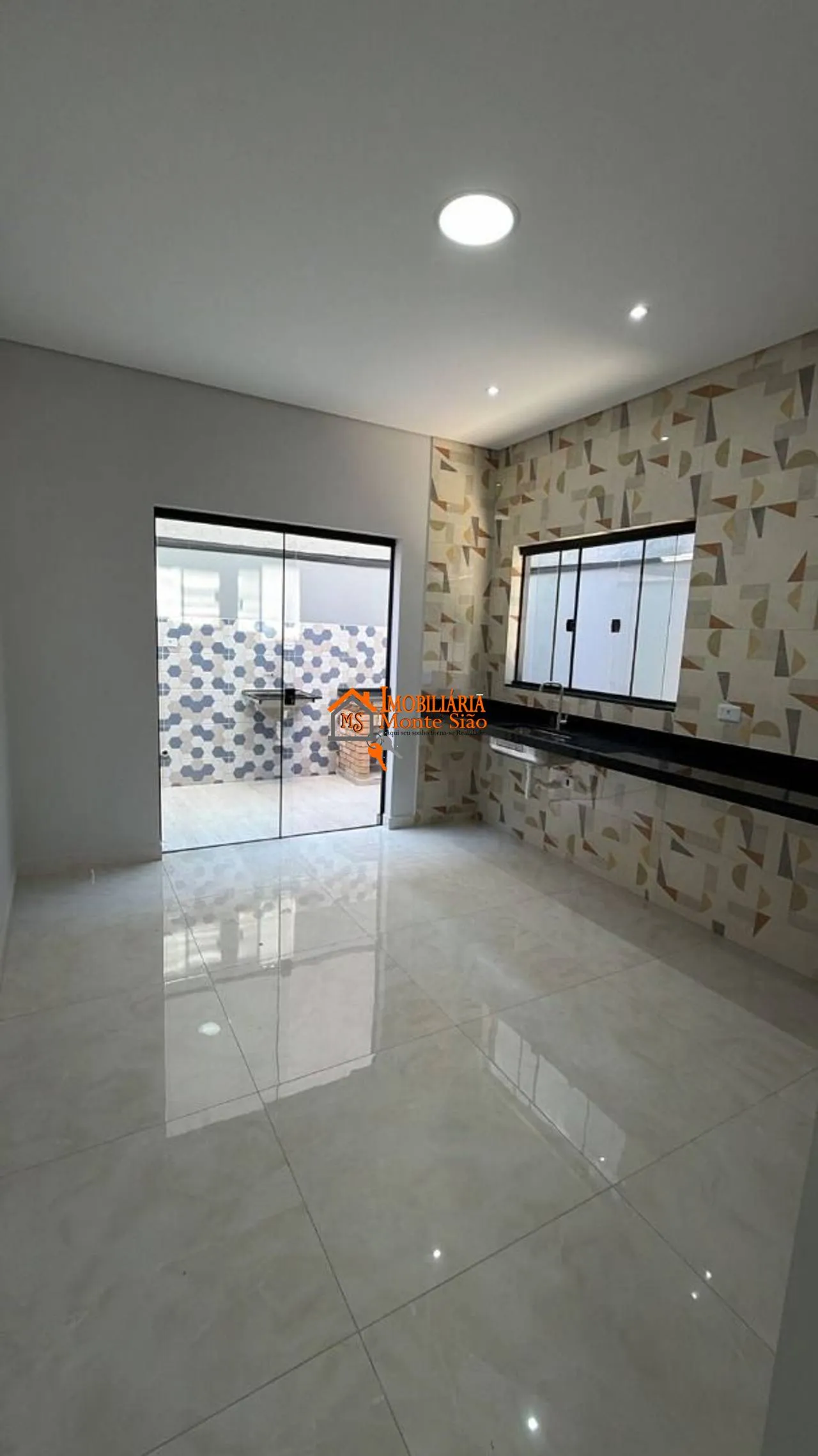 Imagem Sobrado com 2 dormitórios à venda, 75 m² por R$ 540.000,00 - Jardim Zélia - Itaquaquecetuba/SP