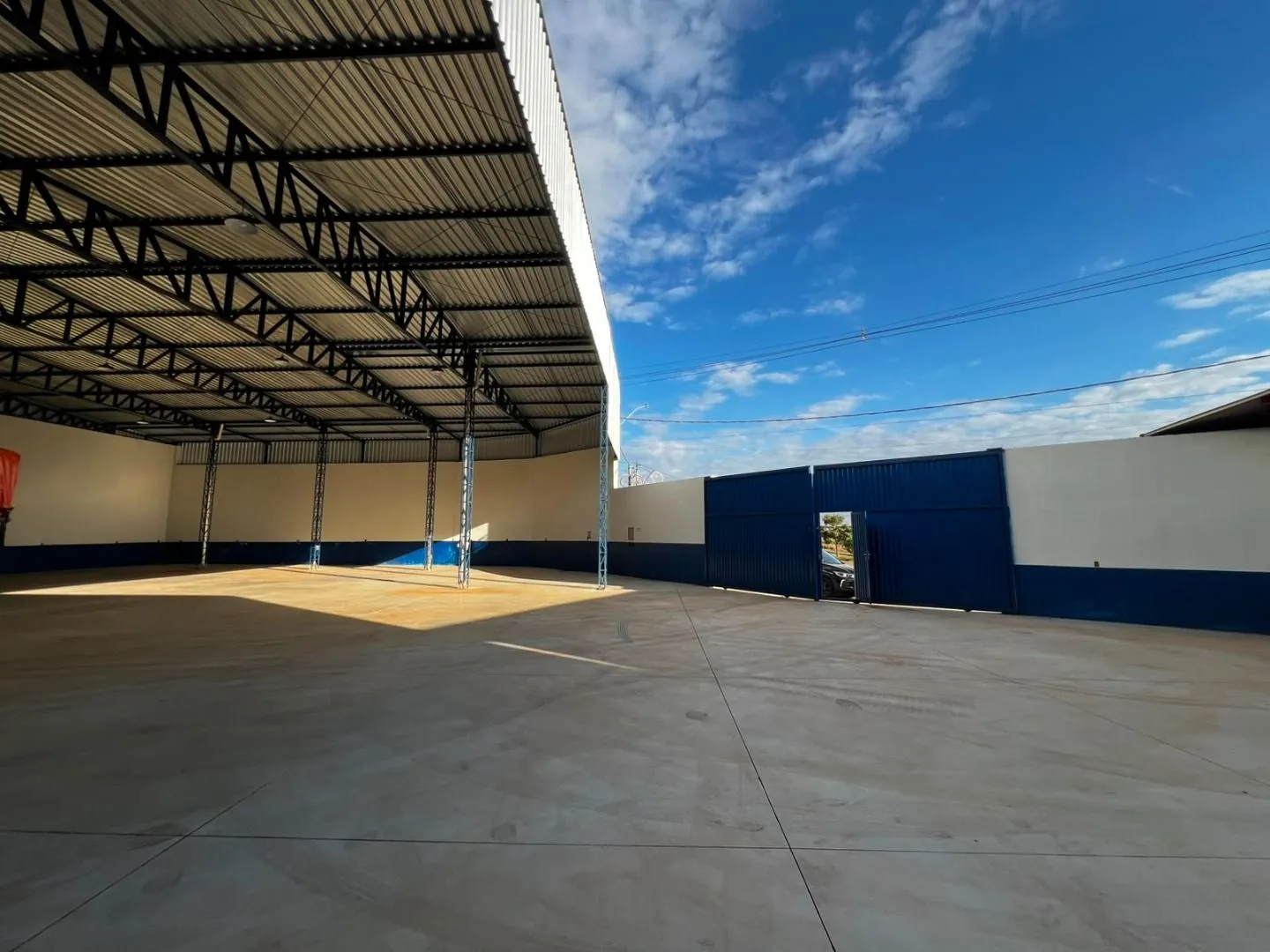 Imagem Galpão para alugar, 768 m² por R$ 6.500,00/mês - Planalto - Patos de Minas/MG