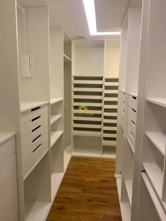 Imagem Com uma localização privilegiada, este imóvel oferece todo o conforto e comodidade que você proc...